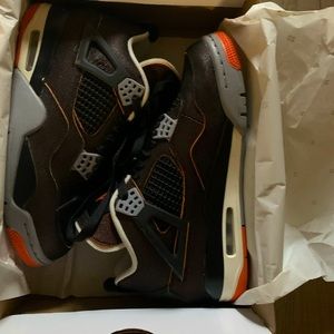 Woman’s starfish jordan 4’s